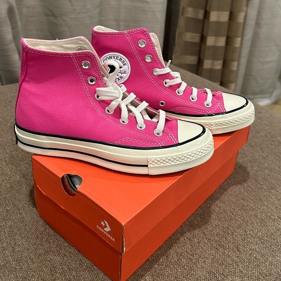 CONVERSE Chuck 70 Hi-Sneakers in Hot Pink - Picture 2 of 3